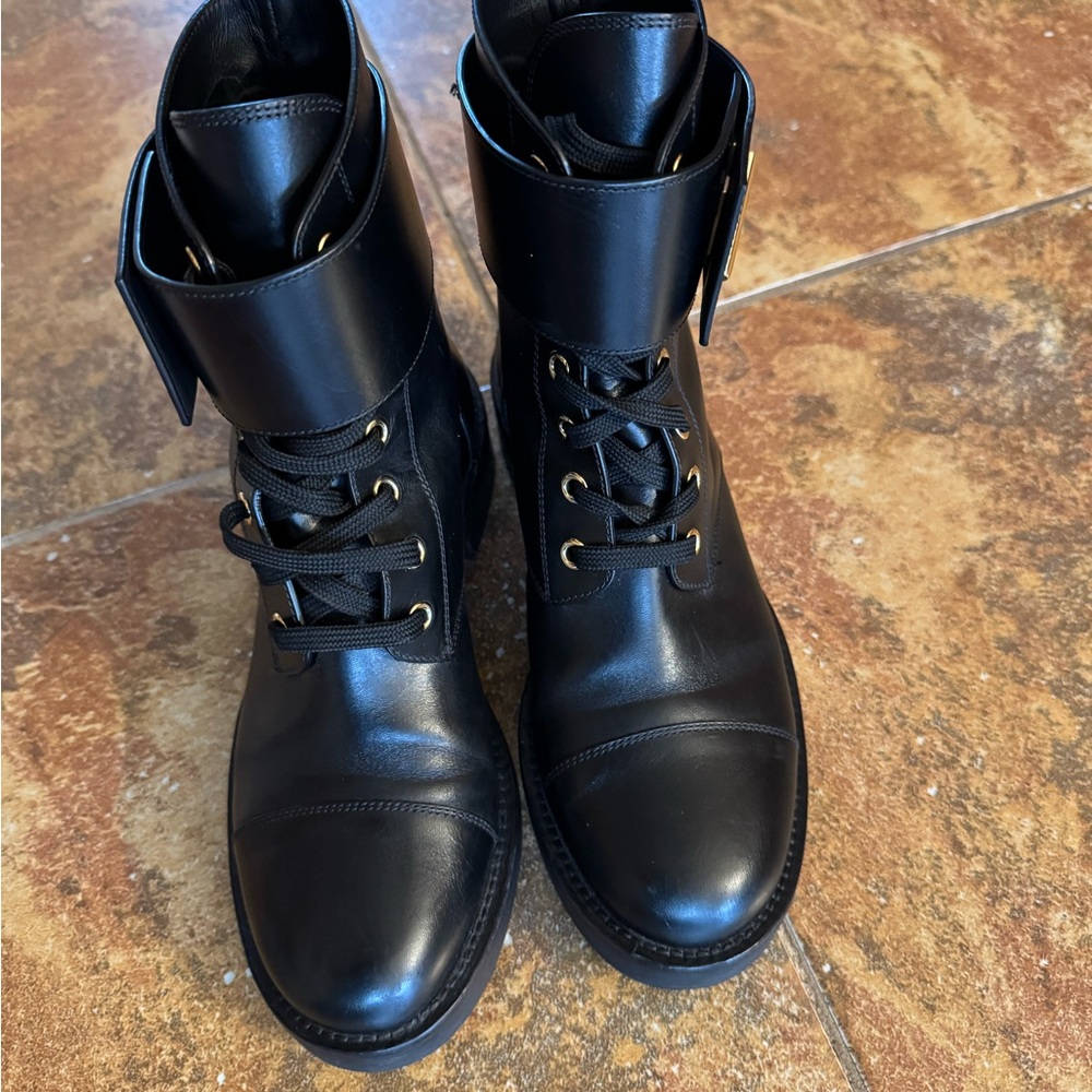 Authentic Louis Vuitton Women’s Black Leather Ranger Boots Size 37
